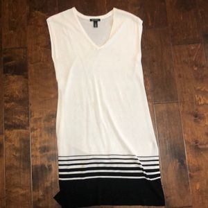 White House black market tunic